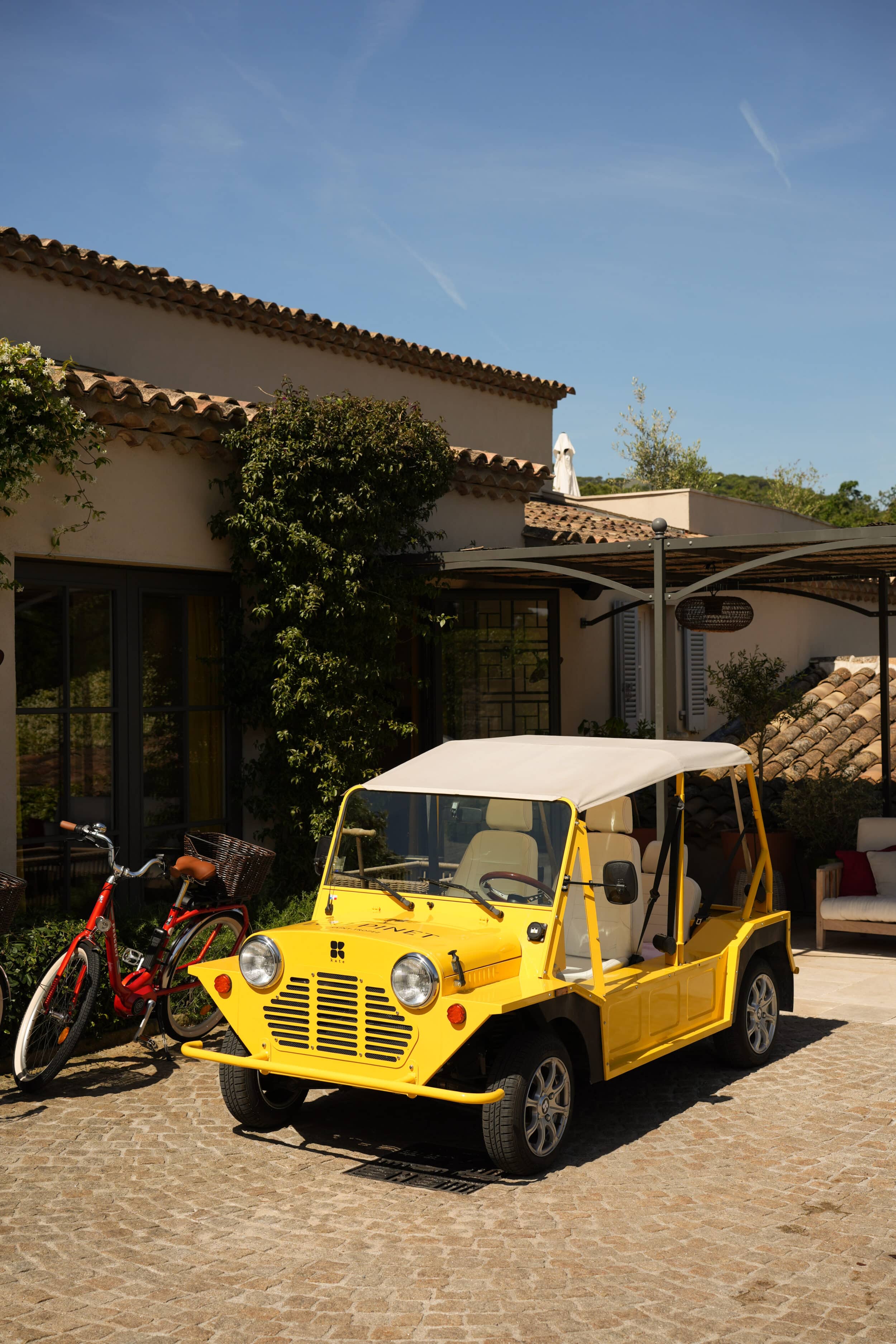 Moke Lou Pinet Saint-Tropez